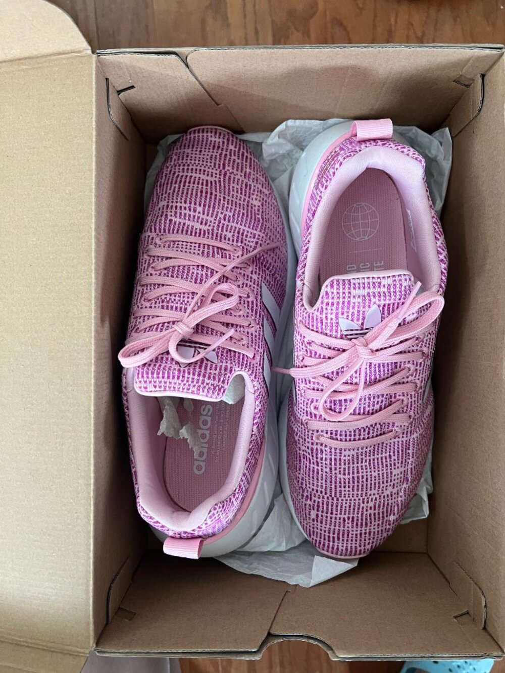 Adidas Swift Run 22J kid size 7 pink